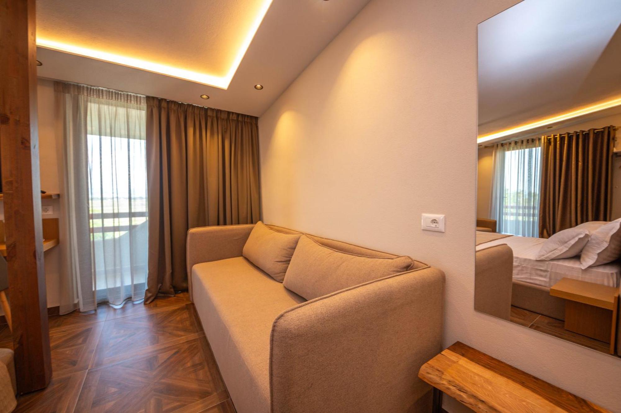 Emara Boutique Hotel Kavaje Exteriér fotografie